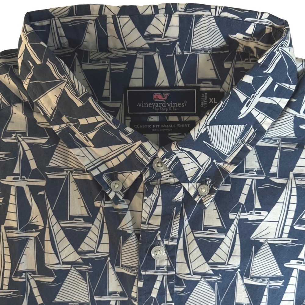 Vineyard Vines Mens XL Classic Fit Whale Shirt Sailboat Print Blue Short Sleeve